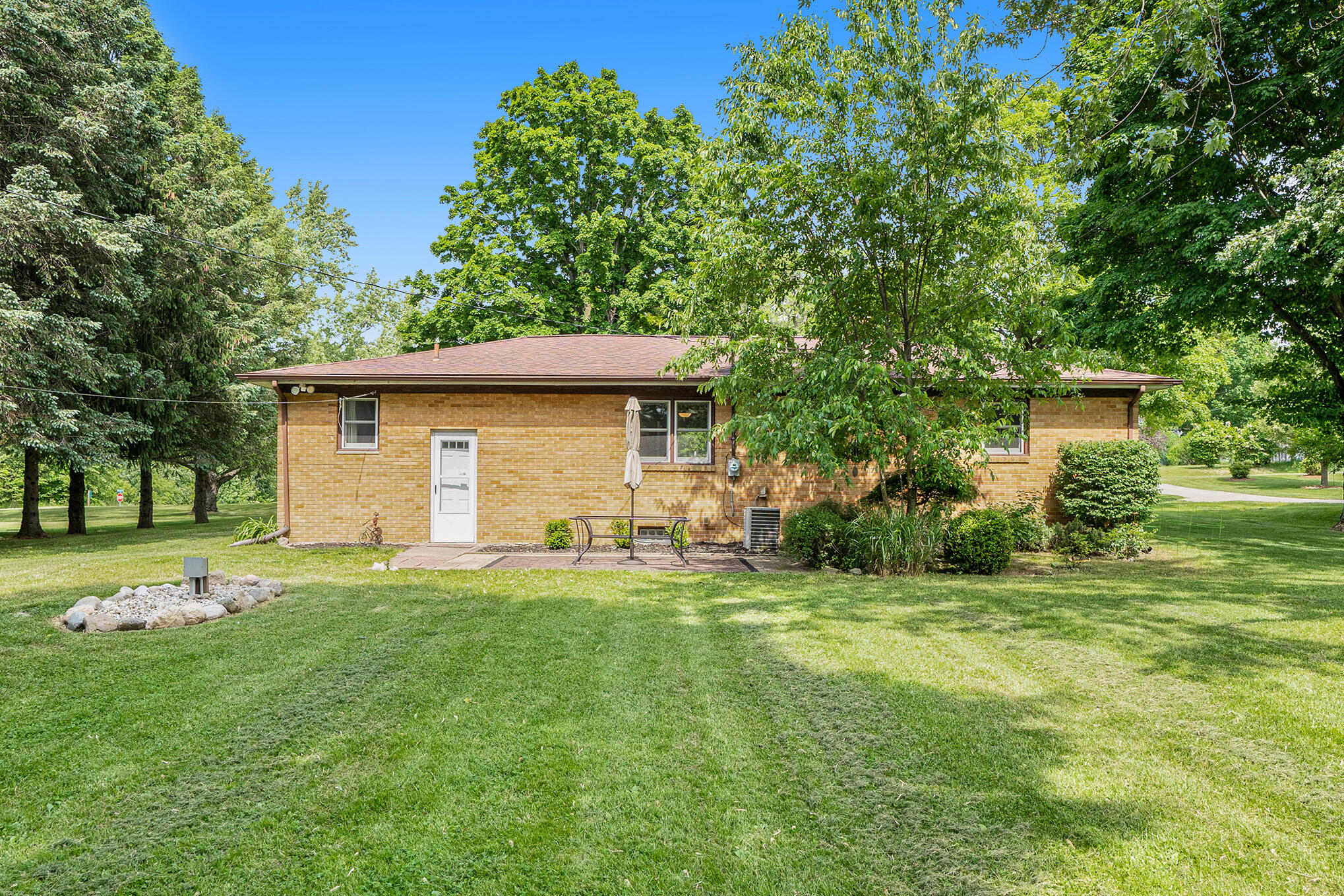 3354 South Pipestone Road Sodus, MI 49126 - Photo 3 of 17 _DSC6876