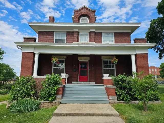 $250,000 | 119 North 14th Street, Atchison, KS 66002
