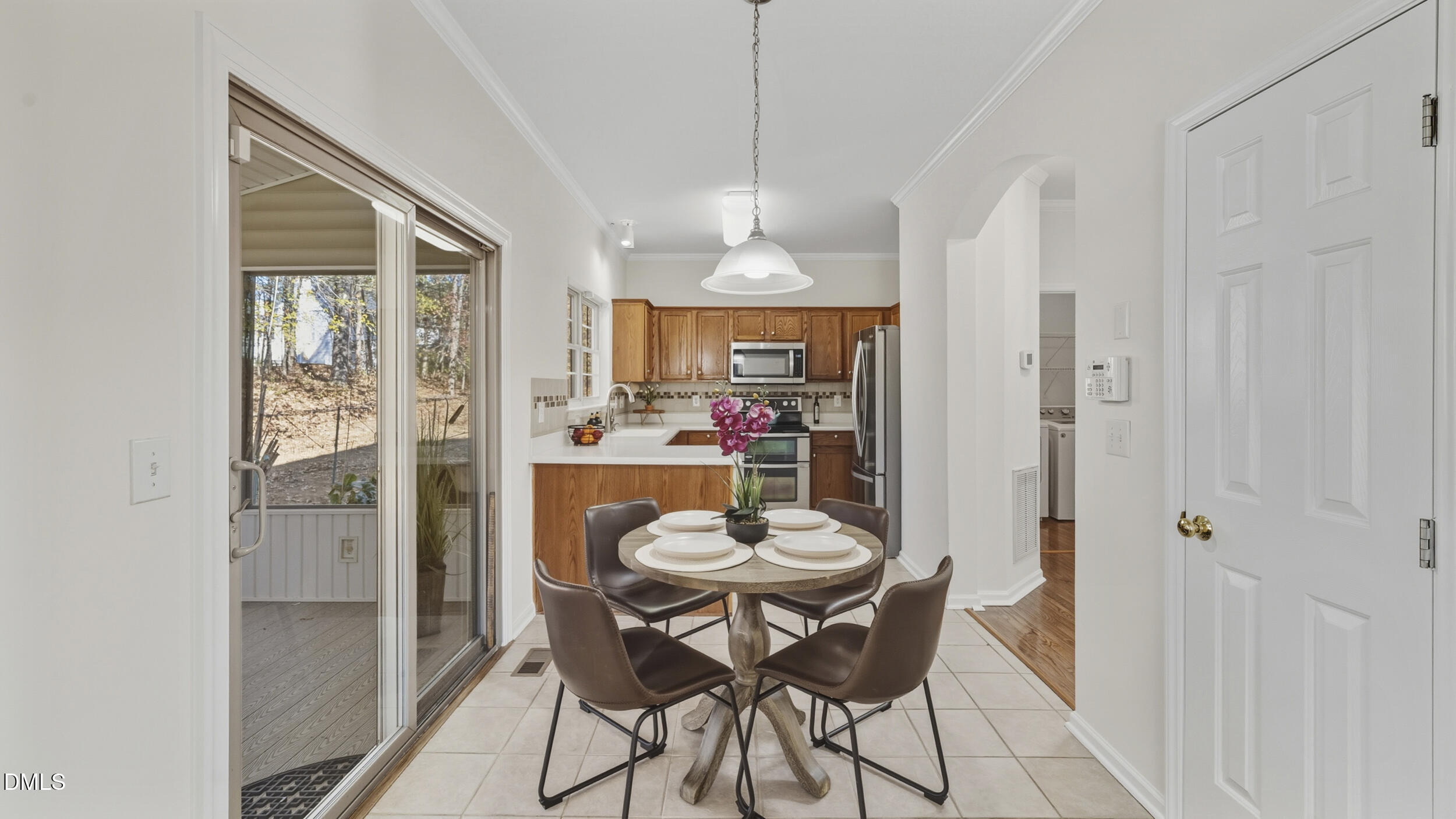 8005 Mill Bluff Court Raleigh, NC 27616 - Photo 9 of 47 Kitchen Breakfast Area