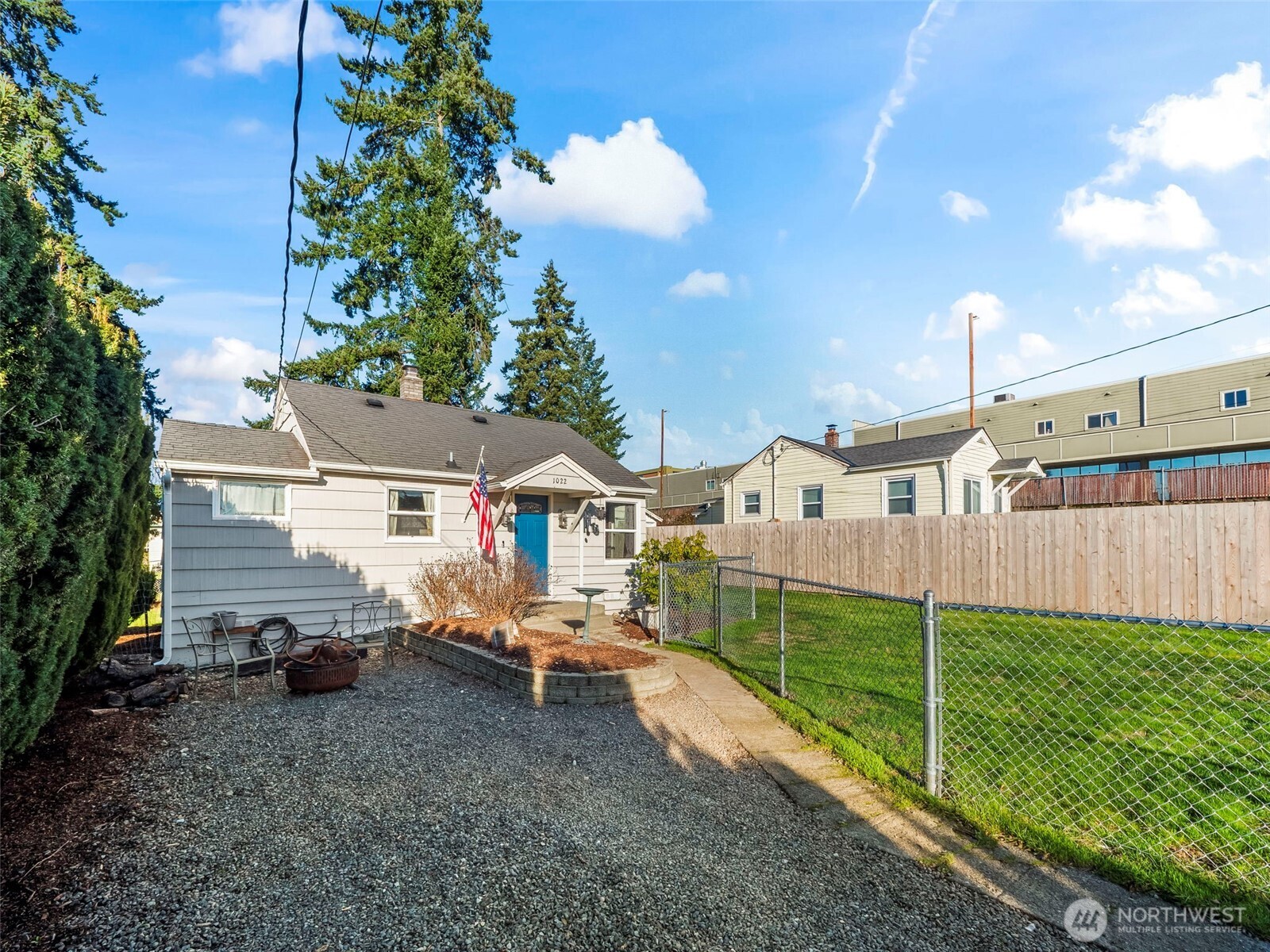 1022 Sheridan Road Bremerton, WA 98310 - Photo 3 of 28