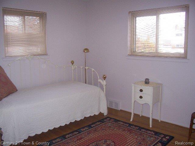 30728 Ridgefield Avenue Warren, MI 48088 - Photo 9 of 11 9