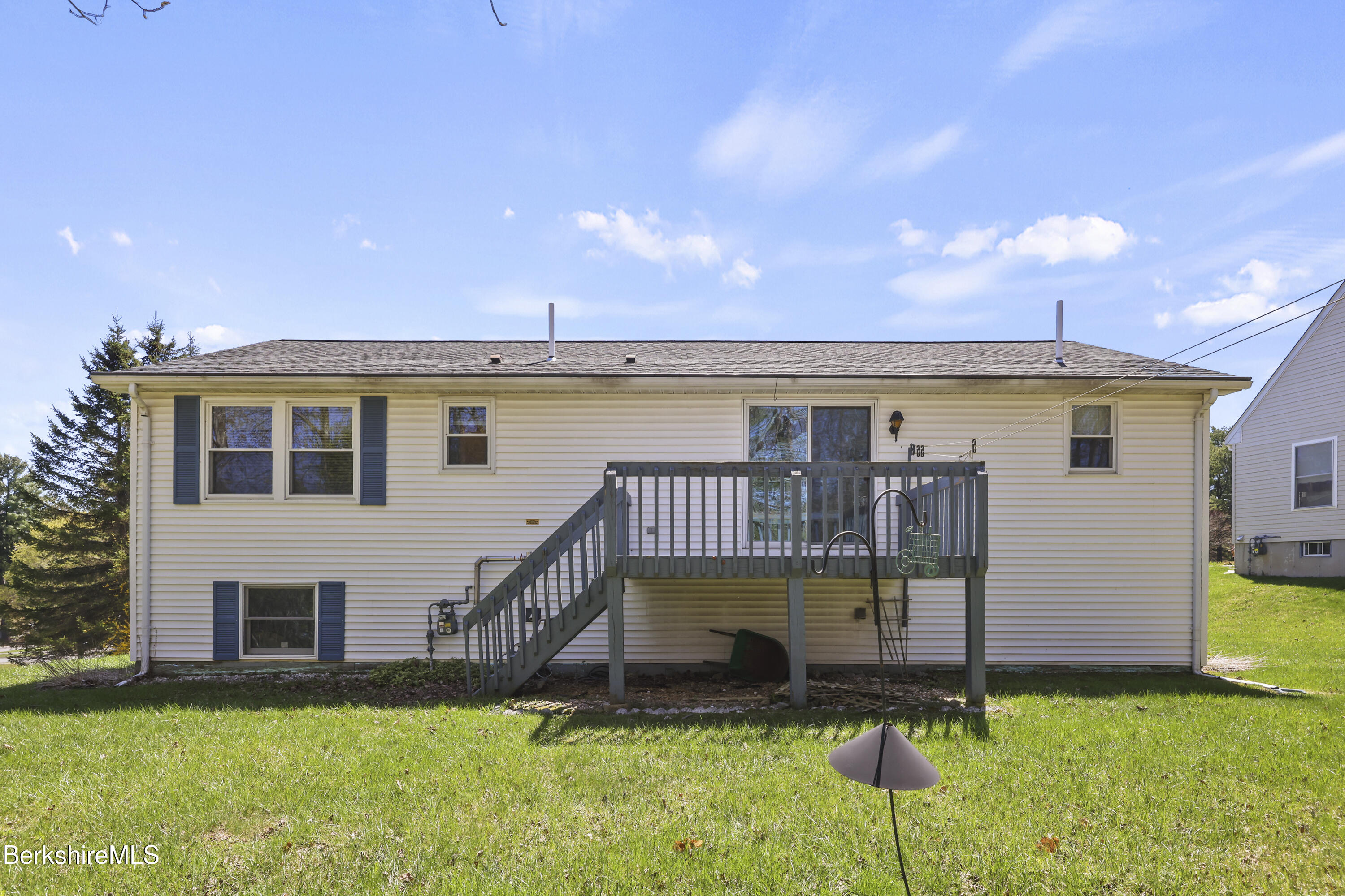 9 Donovan Street Pittsfield, MA 01201 - Photo 27 of 29 Back of House