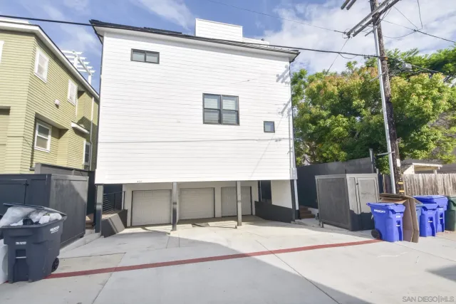 $30,000 | 924 D Avenue, Coronado, CA 92118