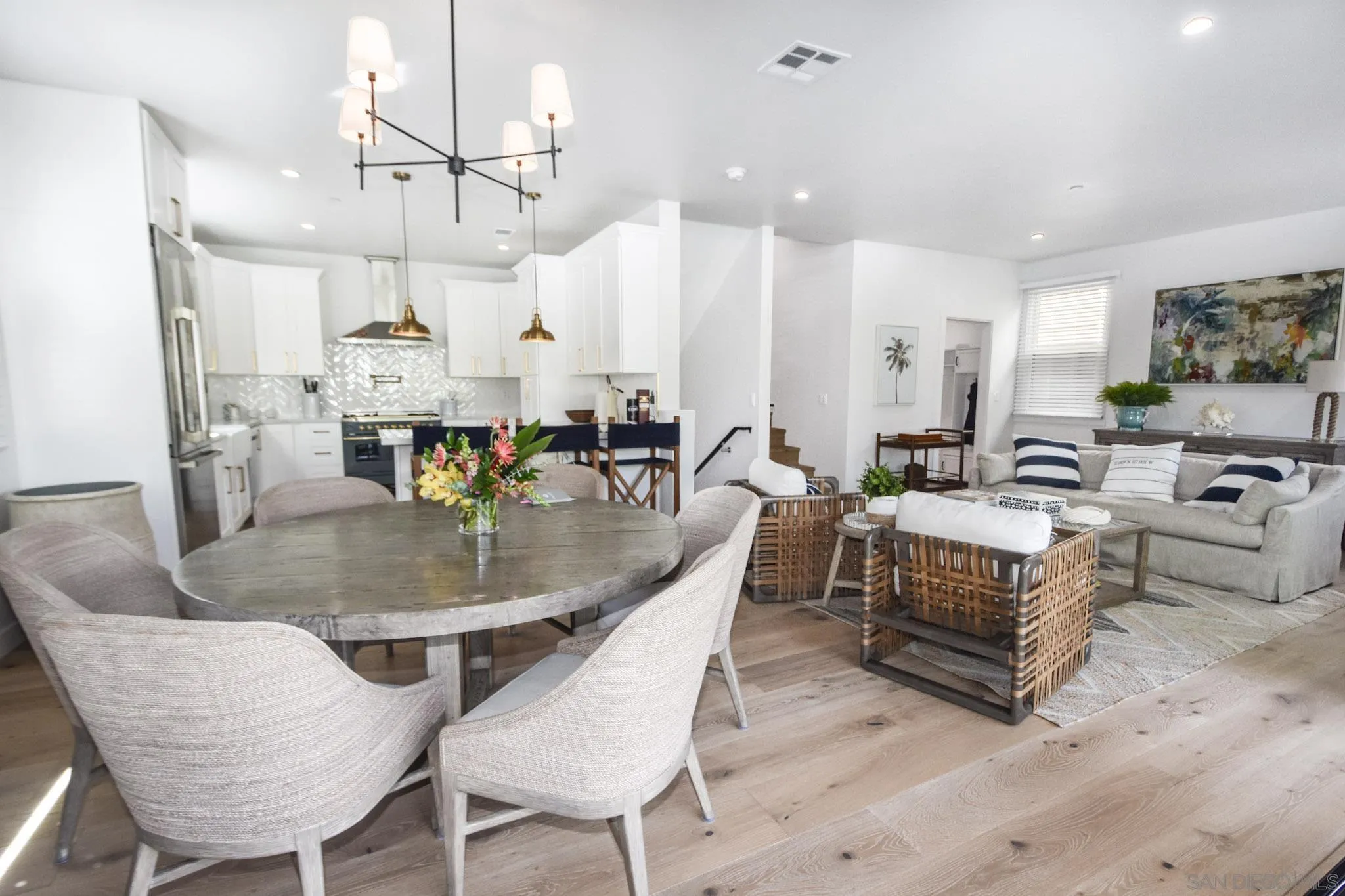 924 D Avenue Coronado, CA 92118 - Photo 5 of 35