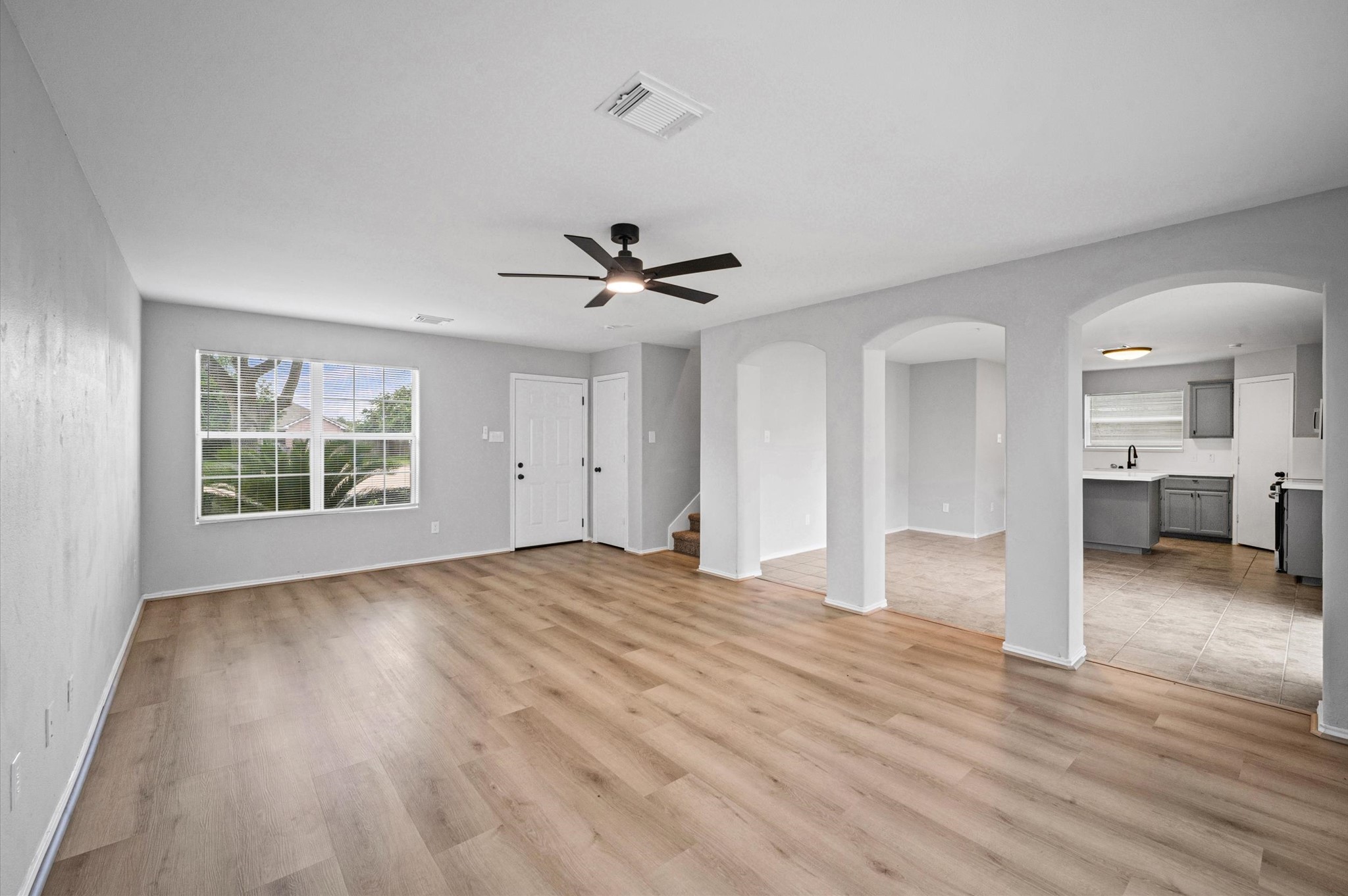 5518 Rio Alamo Street Rosharon, TX 77583 - Photo 5 of 25