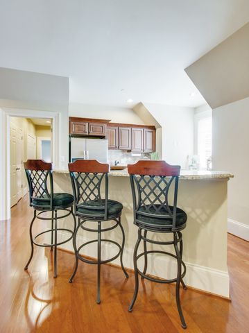 a view of a yard with a house