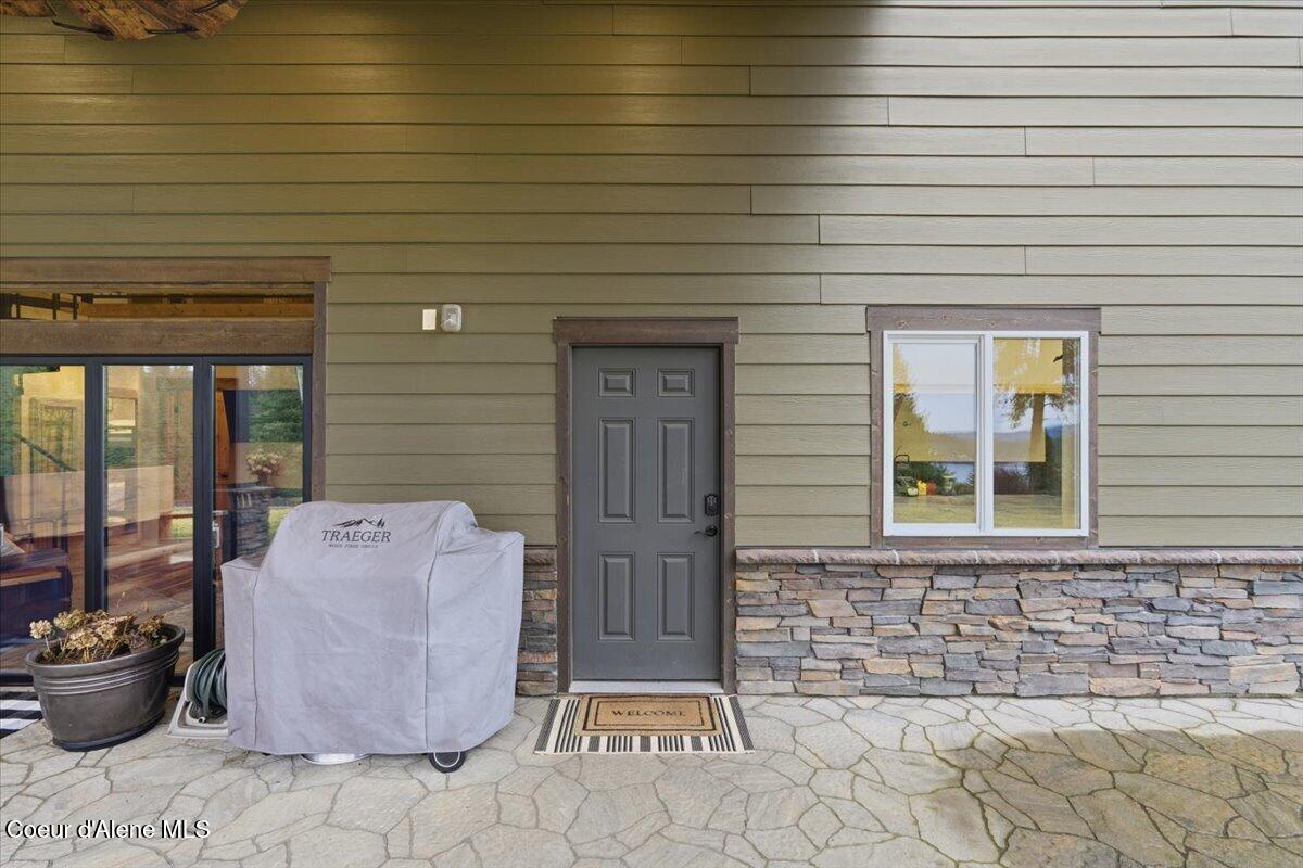 17045 West Cade Road Hauser, ID 83854 - Photo 12 of 83 12-Front Entrance