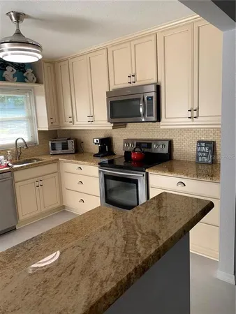 $2,250 | 2384 Tahitian Lane, Unit 6, Clearwater, FL 33763