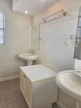 $3,040 | 2900 North Mills Avenue, Orlando, FL 32803