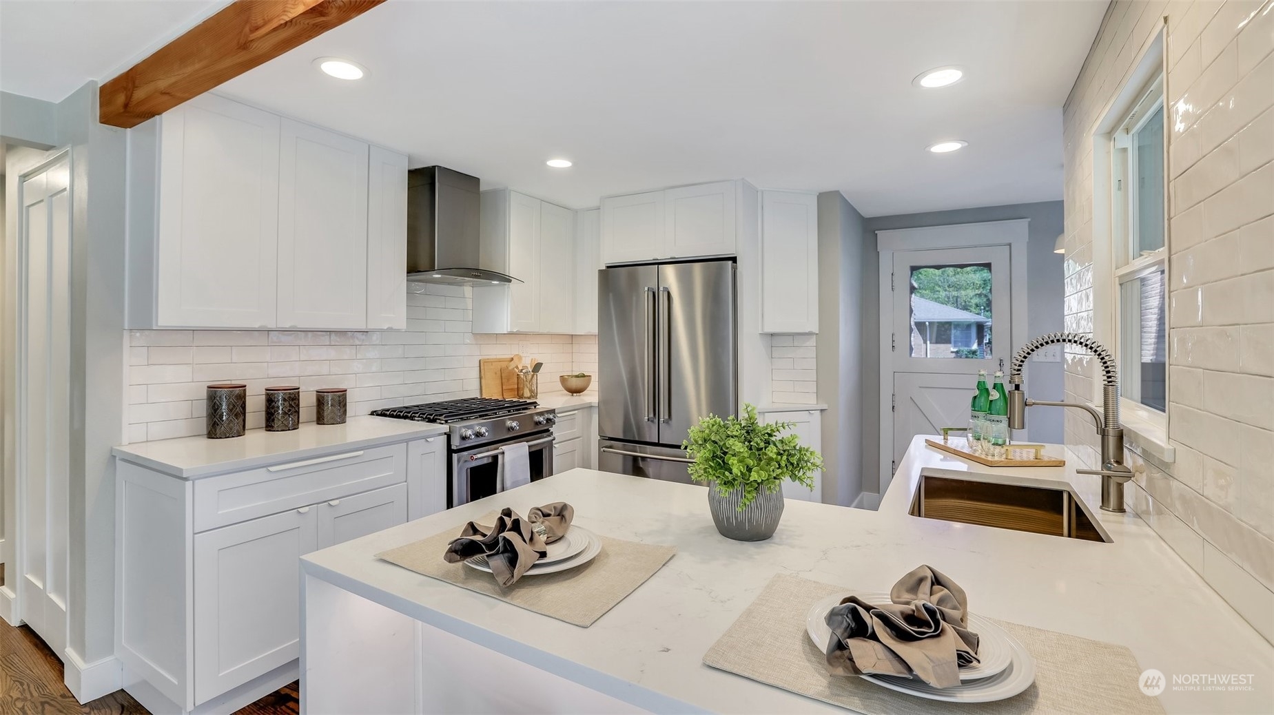 21729 Southeast May Valley Road Issaquah, WA 98027 - Photo 12 of 40 Gallery Image 12
