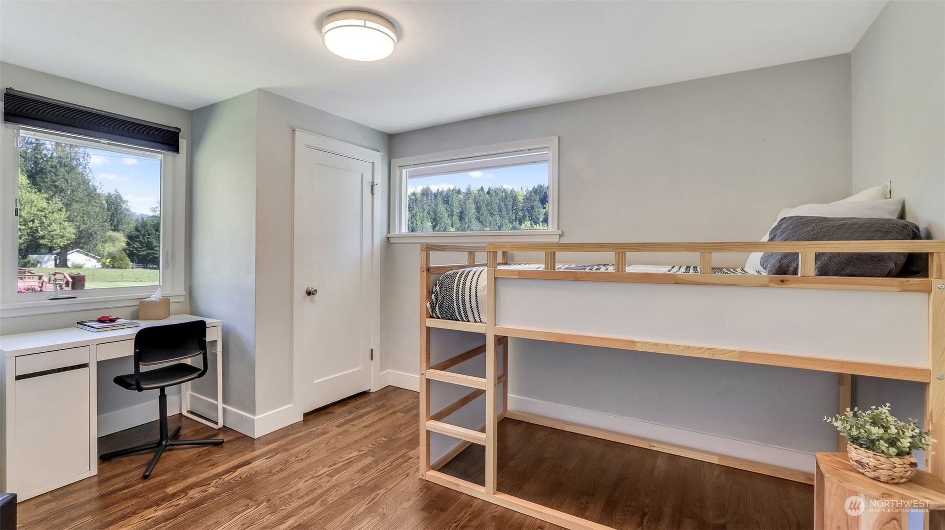 21729 Southeast May Valley Road Issaquah, WA 98027 - Photo 20 of 40 Gallery Image 20