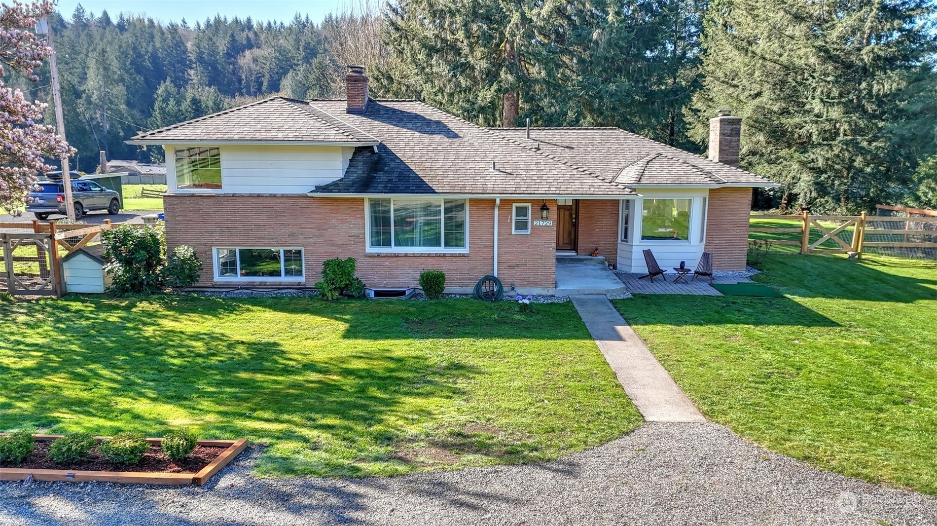 21729 Southeast May Valley Road Issaquah, WA 98027 - Photo 3 of 40 Gallery Image 3