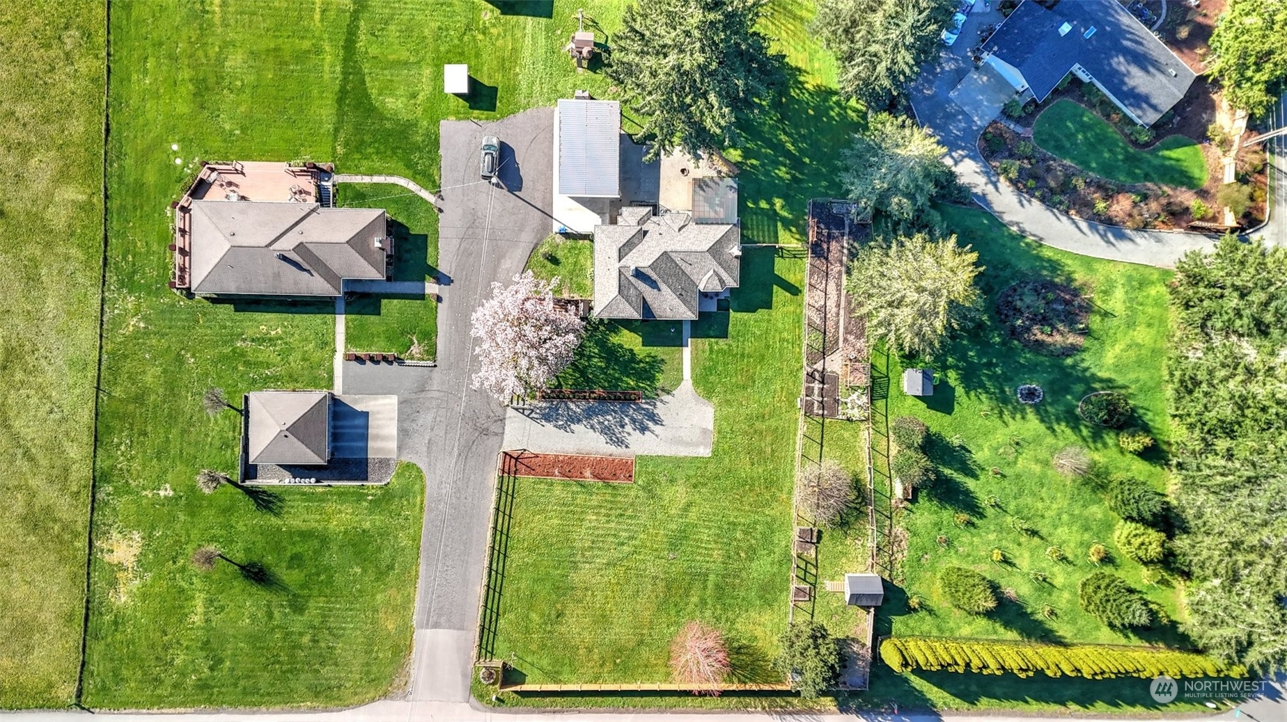 21729 Southeast May Valley Road Issaquah, WA 98027 - Photo 34 of 40 Gallery Image 34