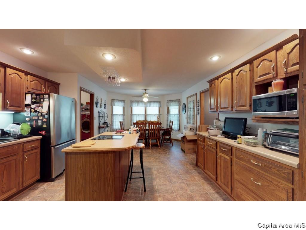 2801 Biscayne Drive Springfield, IL 62707 - Photo 2 of 19