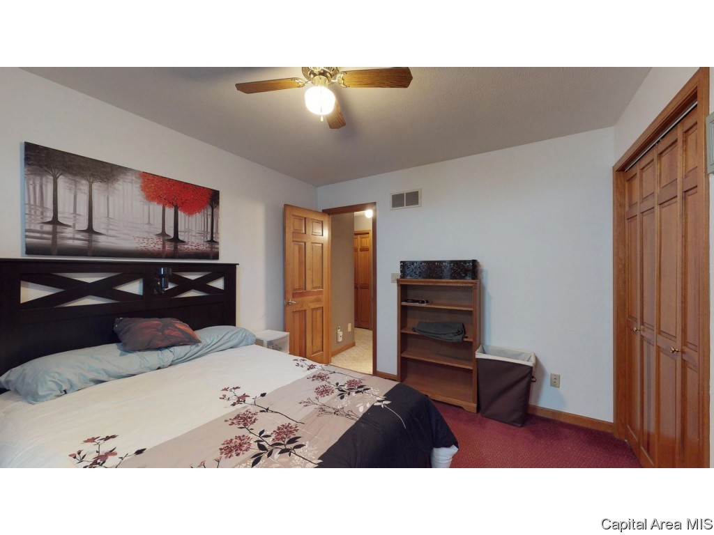 2801 Biscayne Drive Springfield, IL 62707 - Photo 11 of 19
