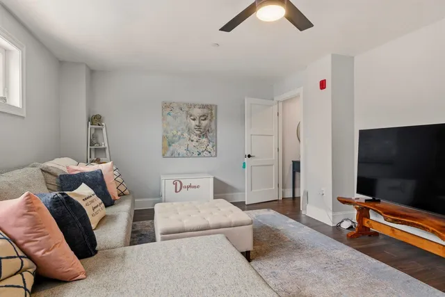 $879,000 | 114 Saratoga Way, Unit 2, Portsmouth, NH 03801