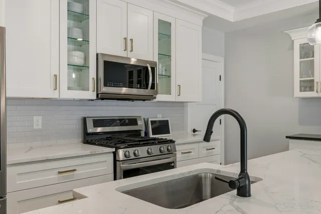 $879,000 | 114 Saratoga Way, Unit 2, Portsmouth, NH 03801