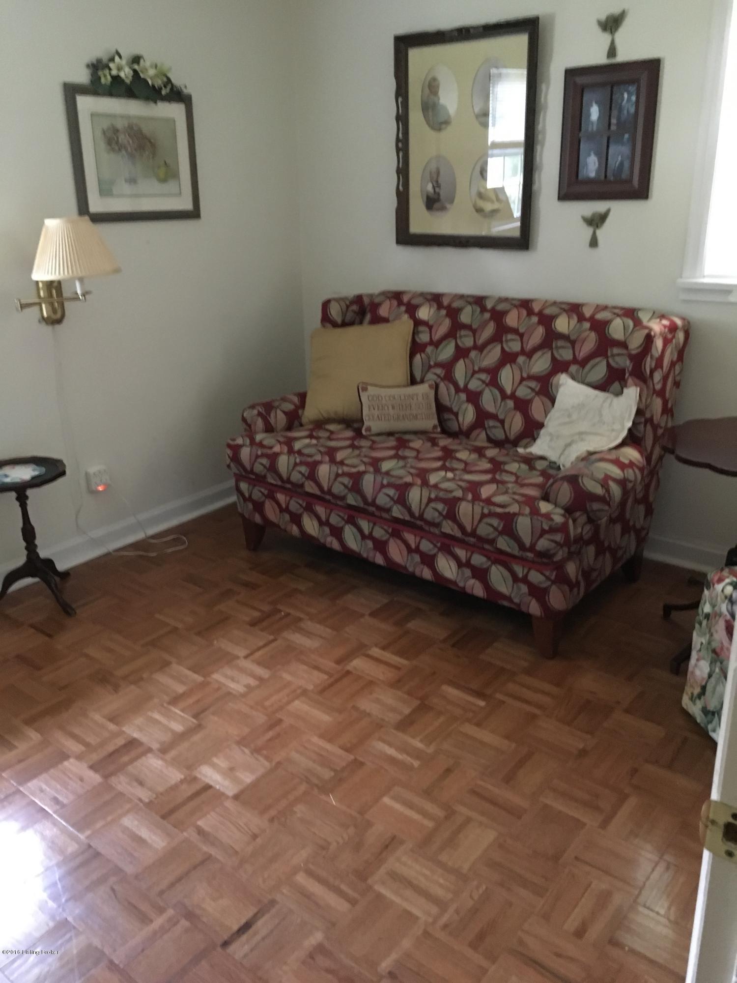 4610 Dover Road Louisville, KY 40216 - Photo 8 of 13 3rd BR used as siting room currently.