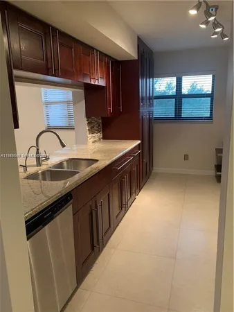 $3,000 | 16171 Blatt Boulevard, Unit 413, Weston, FL 33326
