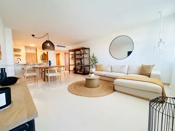 $6,000 | 100 Lincoln Road, Unit 1543, Miami Beach, FL 33139