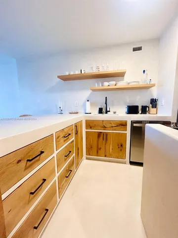 $6,000 | 100 Lincoln Road, Unit 1543, Miami Beach, FL 33139