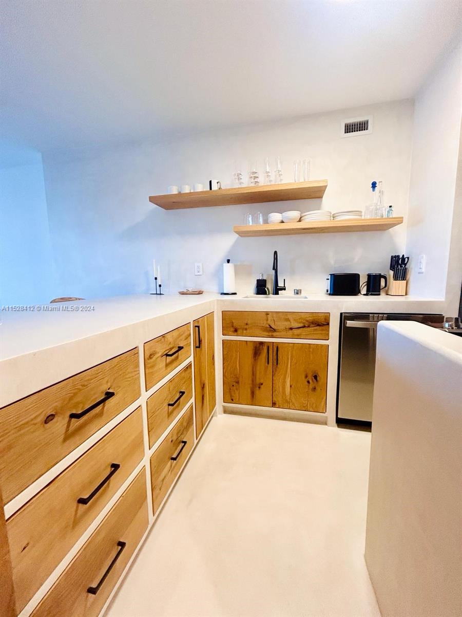 100 Lincoln Road, Unit 1543 Miami Beach, FL 33139 - Photo 4 of 16