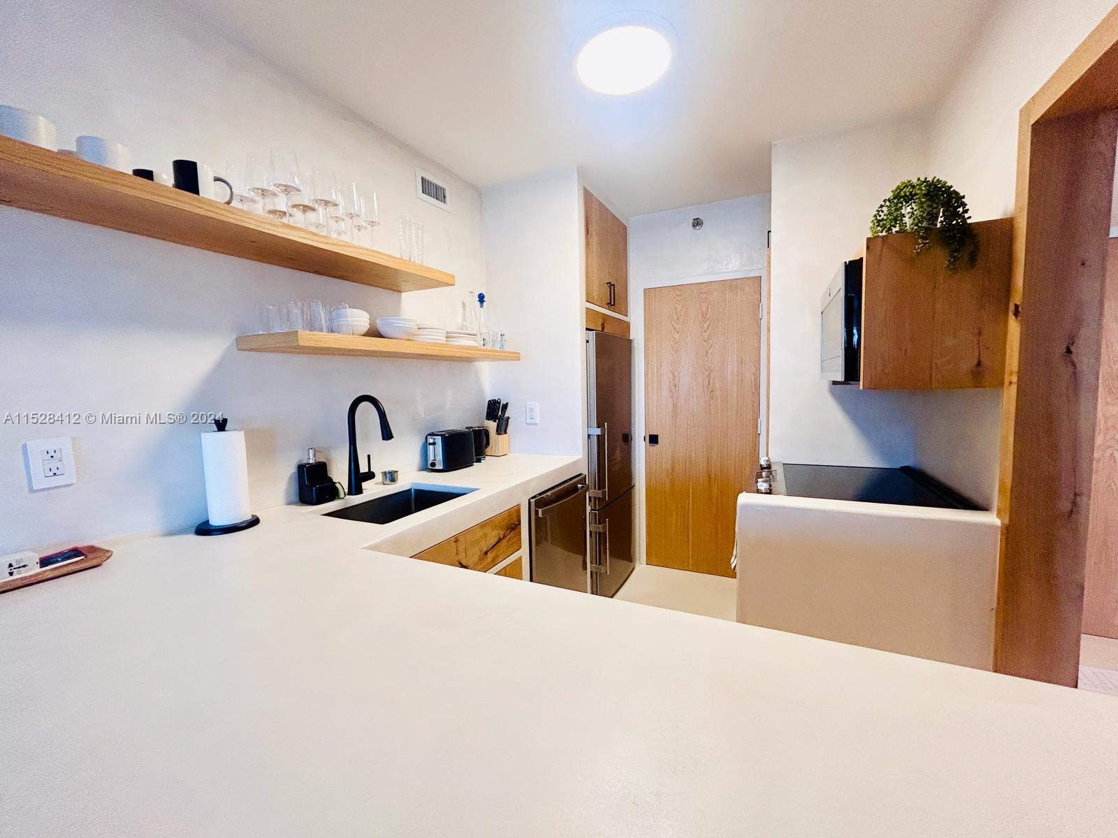 100 Lincoln Road, Unit 1543 Miami Beach, FL 33139 - Photo 6 of 16