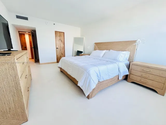$6,000 | 100 Lincoln Road, Unit 1543, Miami Beach, FL 33139