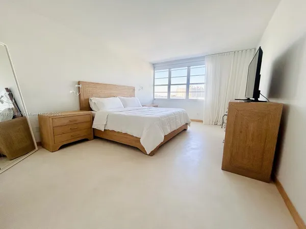 $6,000 | 100 Lincoln Road, Unit 1543, Miami Beach, FL 33139