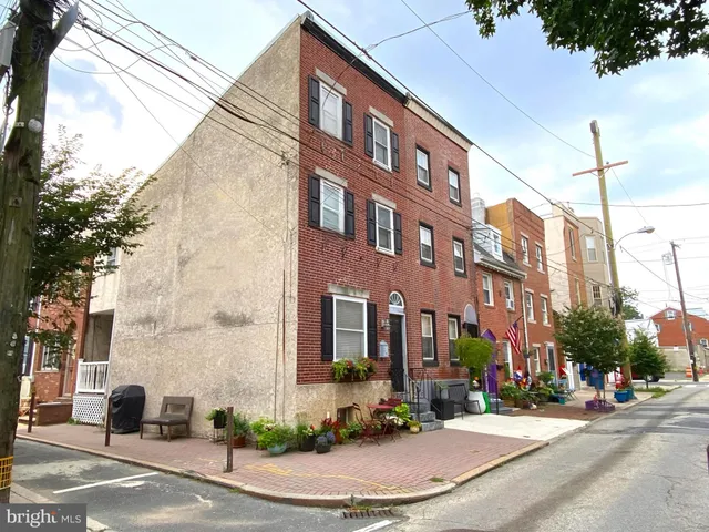 $2,300 | 130 Manton Street, Philadelphia, PA 19147