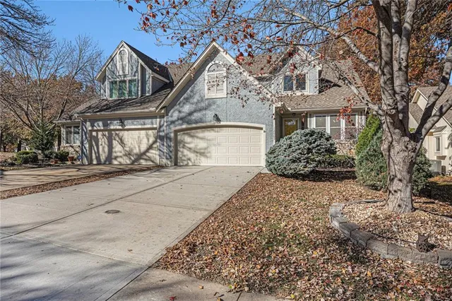 $425,000 | 12605 Glenwood Street, Leawood, KS 66209