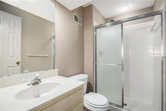 $450,000 | 12605 Glenwood Street, Leawood, KS 66209