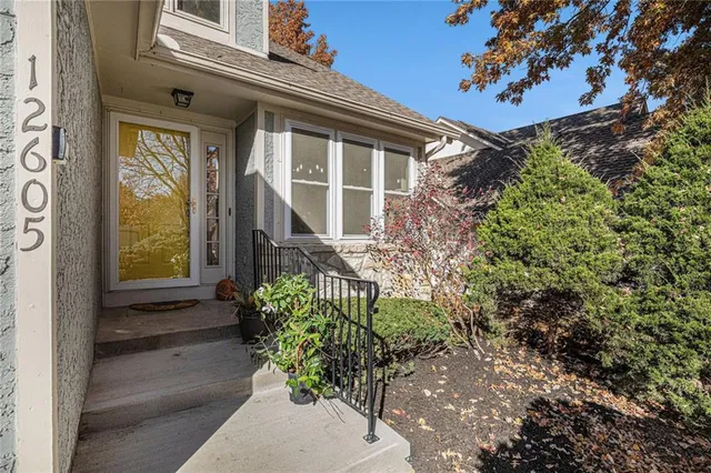 $439,900 | 12605 Glenwood Street, Leawood, KS 66209