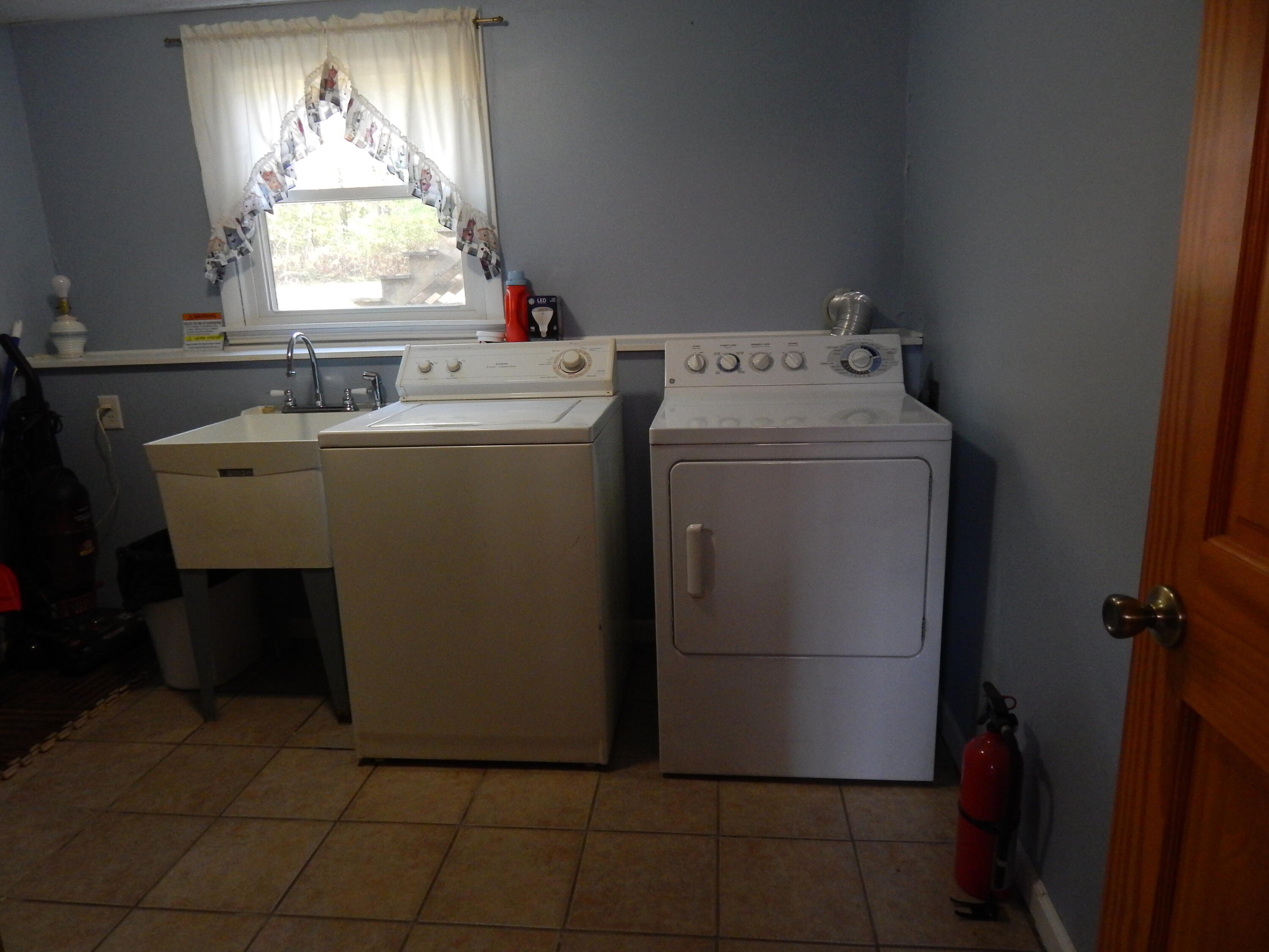 167 Randall Road Lewiston, ME 04240 - Photo 18 of 24 DSCN1297