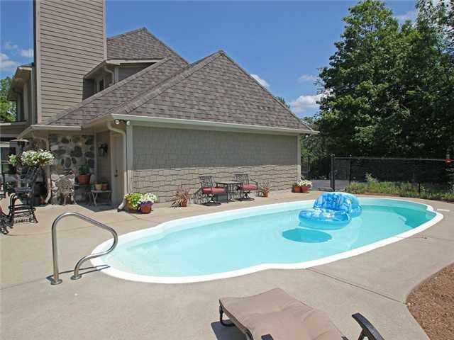 1622 Muessing Road Indianapolis, IN 46239 - Photo 4 of 24