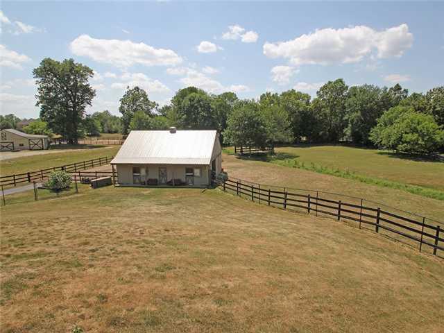 1622 Muessing Road Indianapolis, IN 46239 - Photo 5 of 24