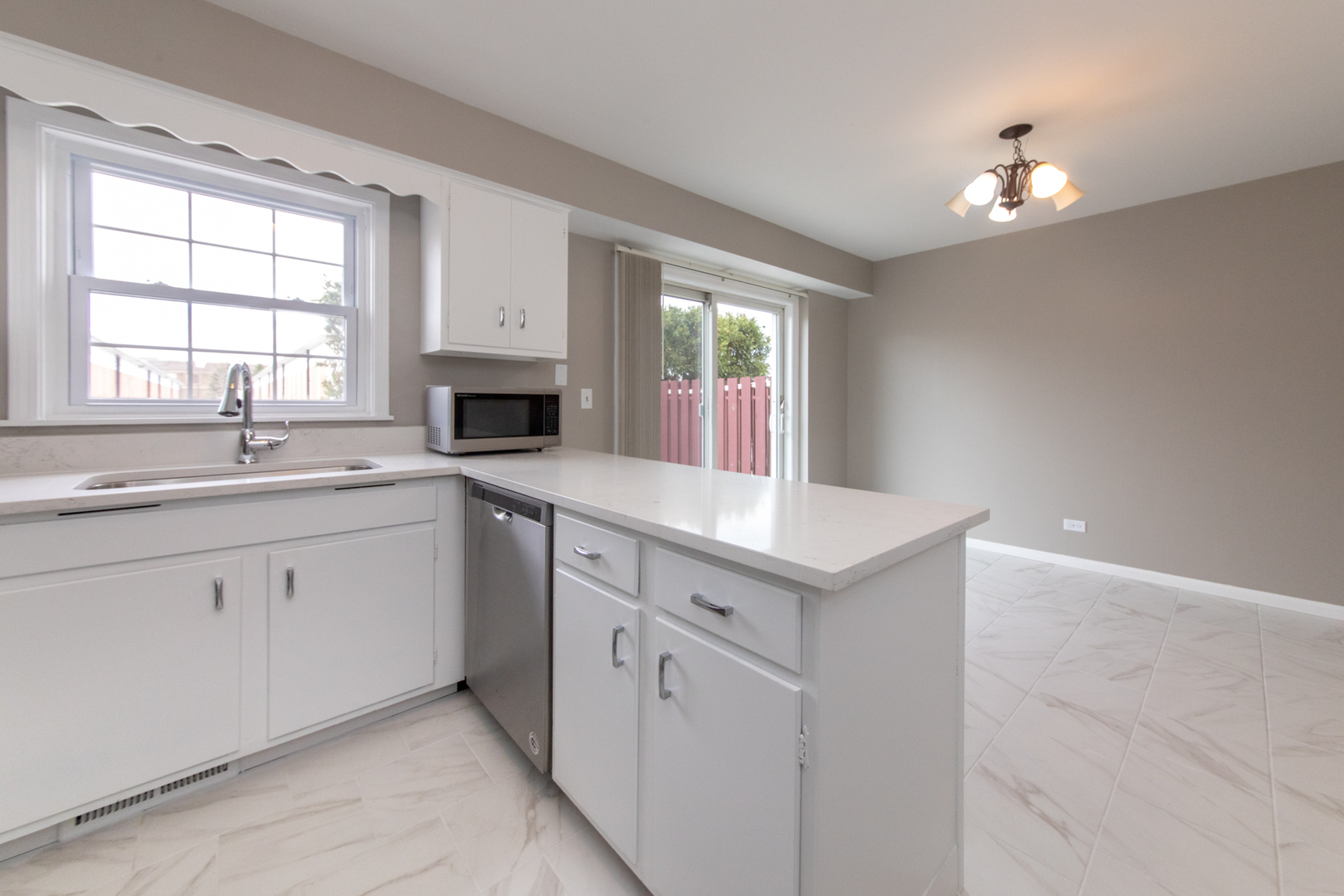 2148 Rugen Road, Unit B Glenview, IL 60026 - Photo 9 of 23
