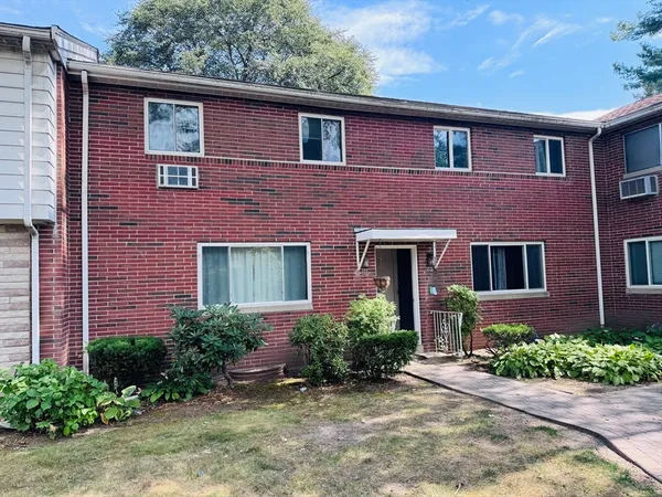 $349,900 | 155 Bishop Drive, Unit 155, Framingham, MA 01702