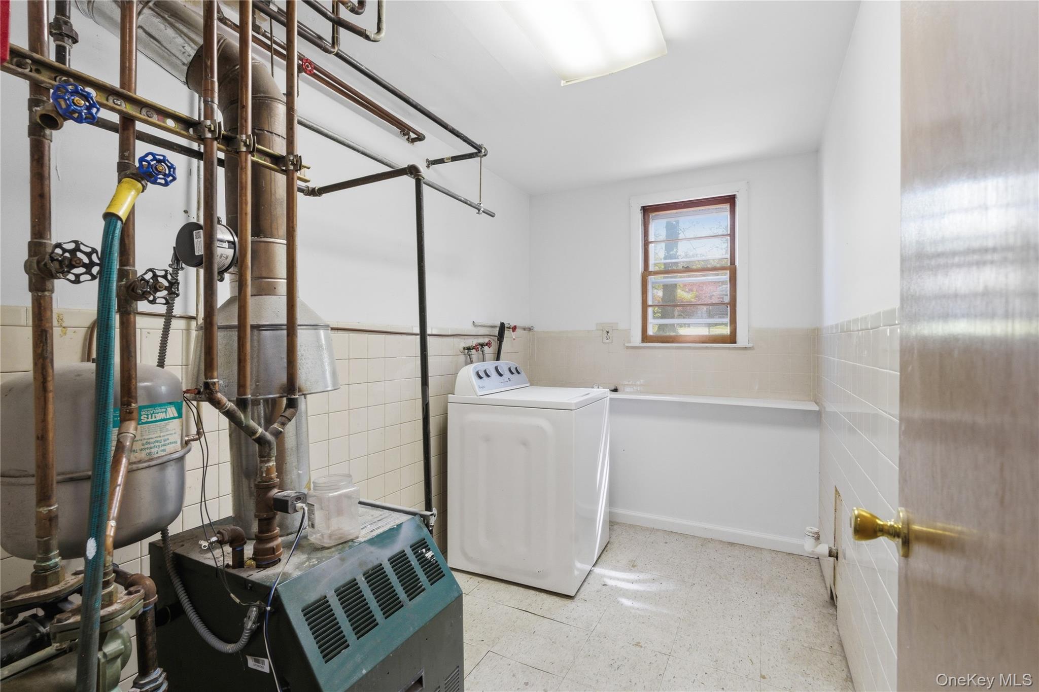400 South Little Tor Road New City, NY 10956 - Photo 15 of 18 Utility Room with Furnace and Washer