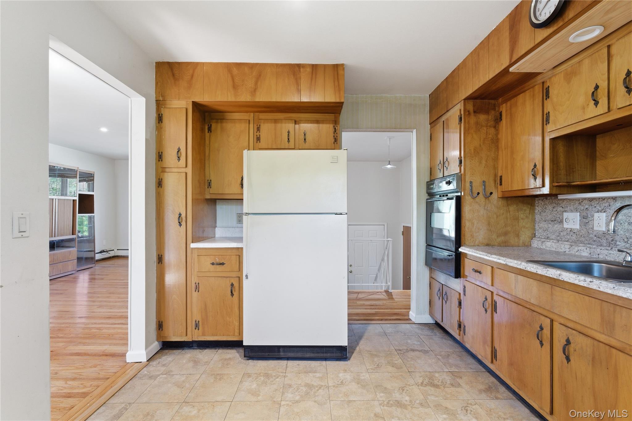 400 South Little Tor Road New City, NY 10956 - Photo 5 of 18 Eat-In Kitchen to Update in Your Own Style
