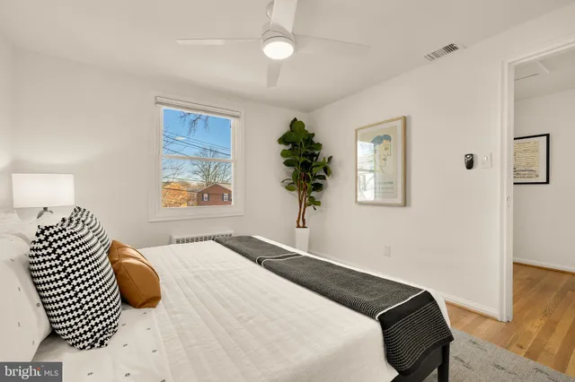 $825,000 | 30 Ancell Street, Alexandria, VA 22305