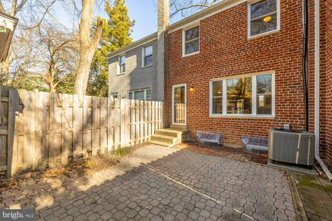 $825,000 | 30 Ancell Street, Alexandria, VA 22305