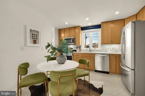 $825,000 | 30 Ancell Street, Alexandria, VA 22305