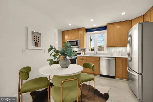 $825,000 | 30 Ancell Street, Alexandria, VA 22305