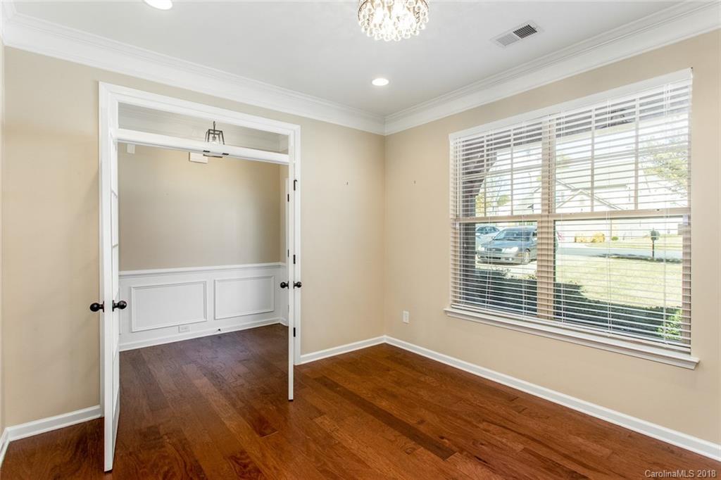 10326 Withers Road Charlotte, NC 28278 - Photo 4 of 36 Gallery Image 4