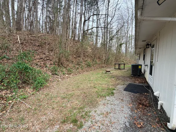 $299,999 | 901 Beverly Hills Drive, Sevierville, TN 37862