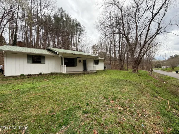 $299,999 | 901 Beverly Hills Drive, Sevierville, TN 37862