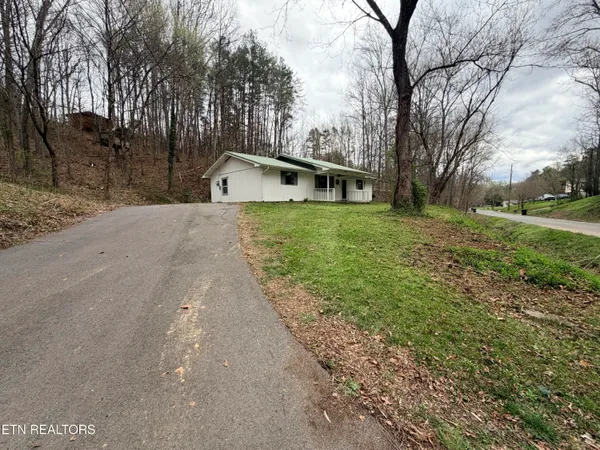 $299,999 | 901 Beverly Hills Drive, Sevierville, TN 37862
