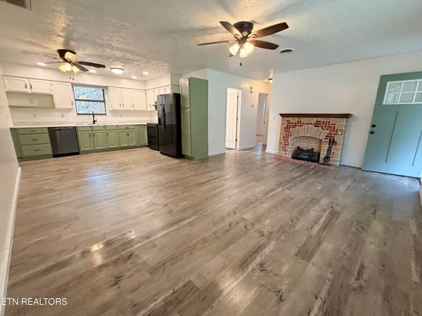 $299,999 | 901 Beverly Hills Drive, Sevierville, TN 37862