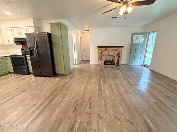 $299,999 | 901 Beverly Hills Drive, Sevierville, TN 37862